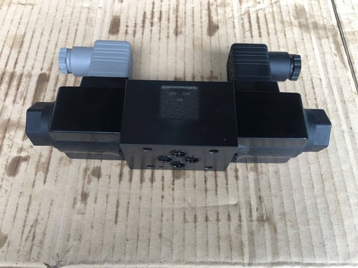 Van DSG-01-3C6-A100-N-70