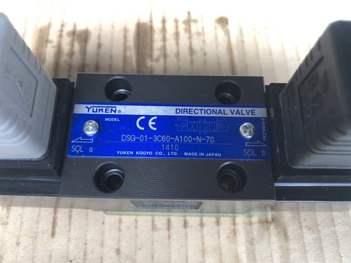 Van DSG-01-3C6-A100-N-70