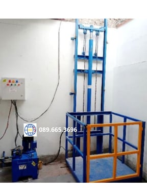 Thang nâng hàng thủy lực